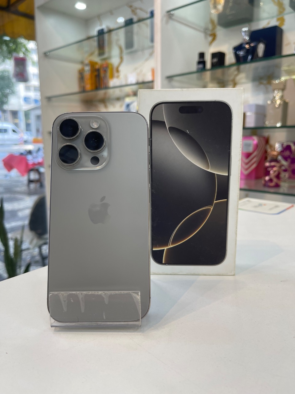 iPhone 16 Pro